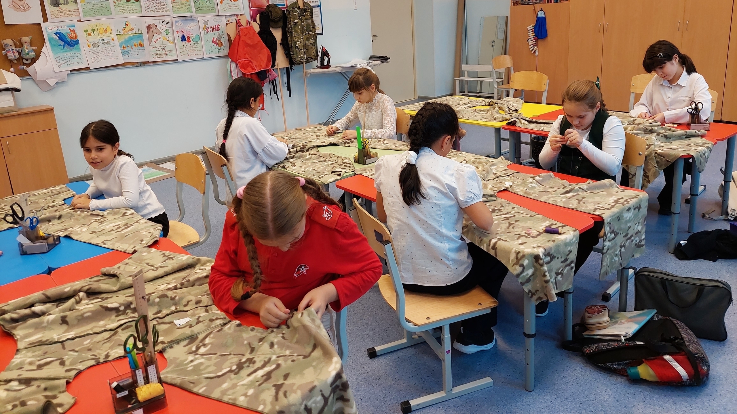 От школьной мастерской — до линии обороны: посылка доставлена!