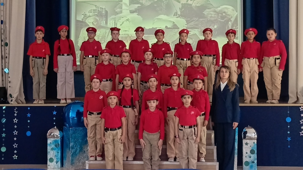 Торжественная линейка «Арктика — фронт героизма и мужества»